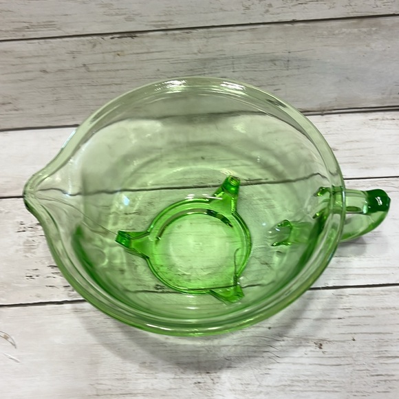 1930s vintage green depression glass batter pitcher mixing bowl, Hazel Atlas - Picture 3 of 9